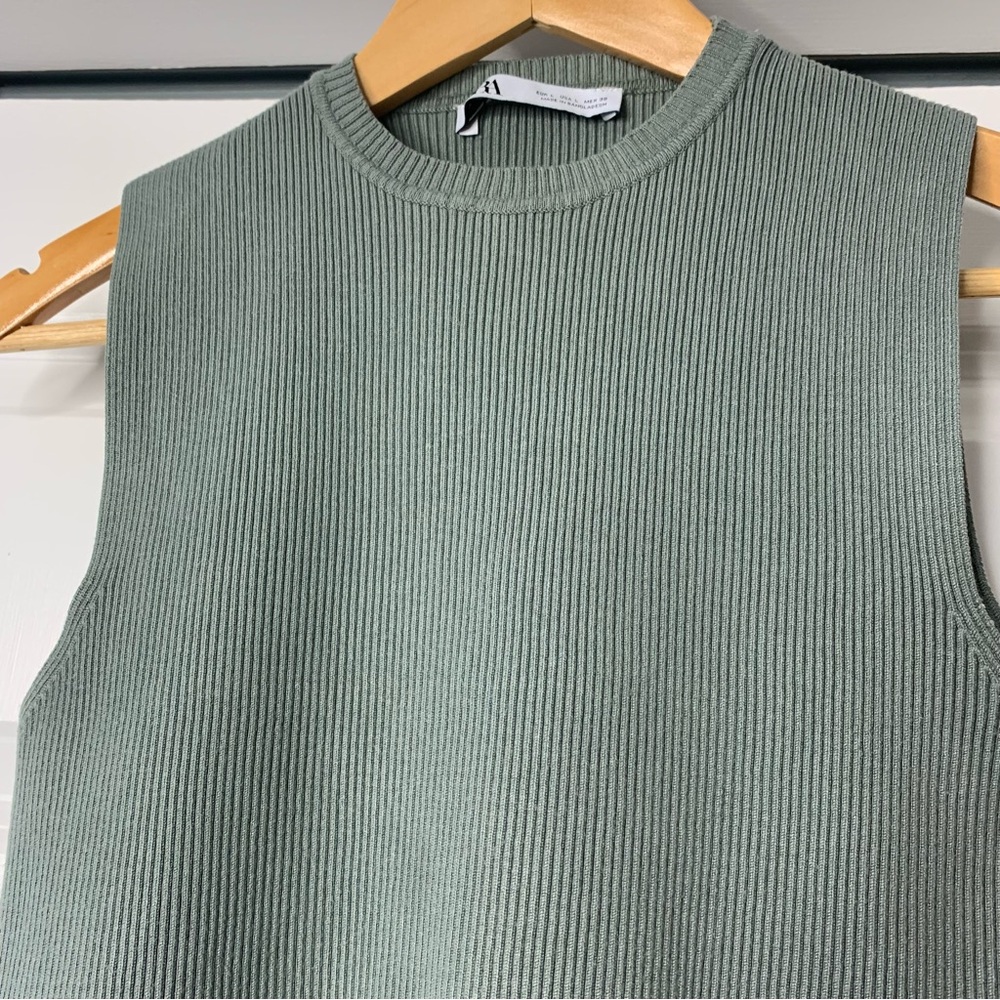 Zara Sleeveless Ribbed Knit Top Green Grey  Crew Neck Women’s Size US L - Picture 3 of 7
